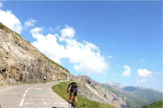 TOUR DE FRANCE