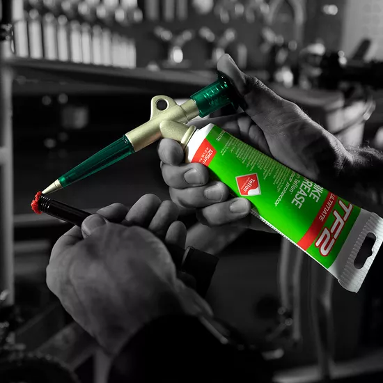PISTOLA + GRASA TF2 CON TEFLON 125 ML