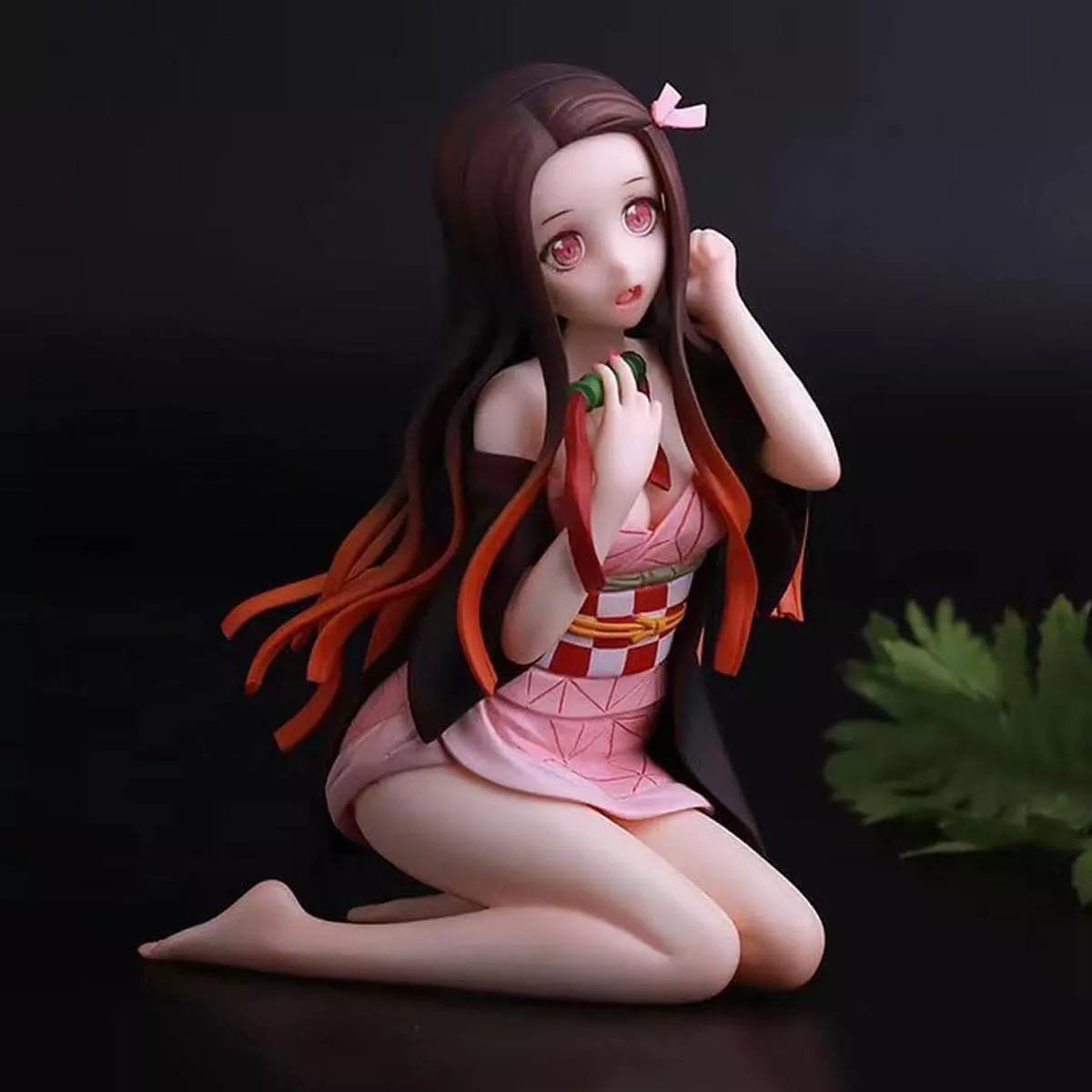 Demon Slayer Nezuko Sentada Figura 10cm PVC