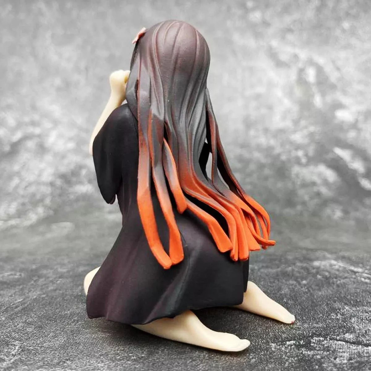 Demon Slayer Nezuko Sentada Figura 10cm PVC